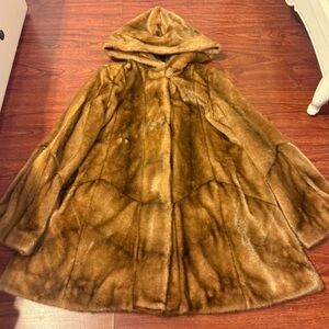 Jones New York Tan Coat with Gold Chain Accent